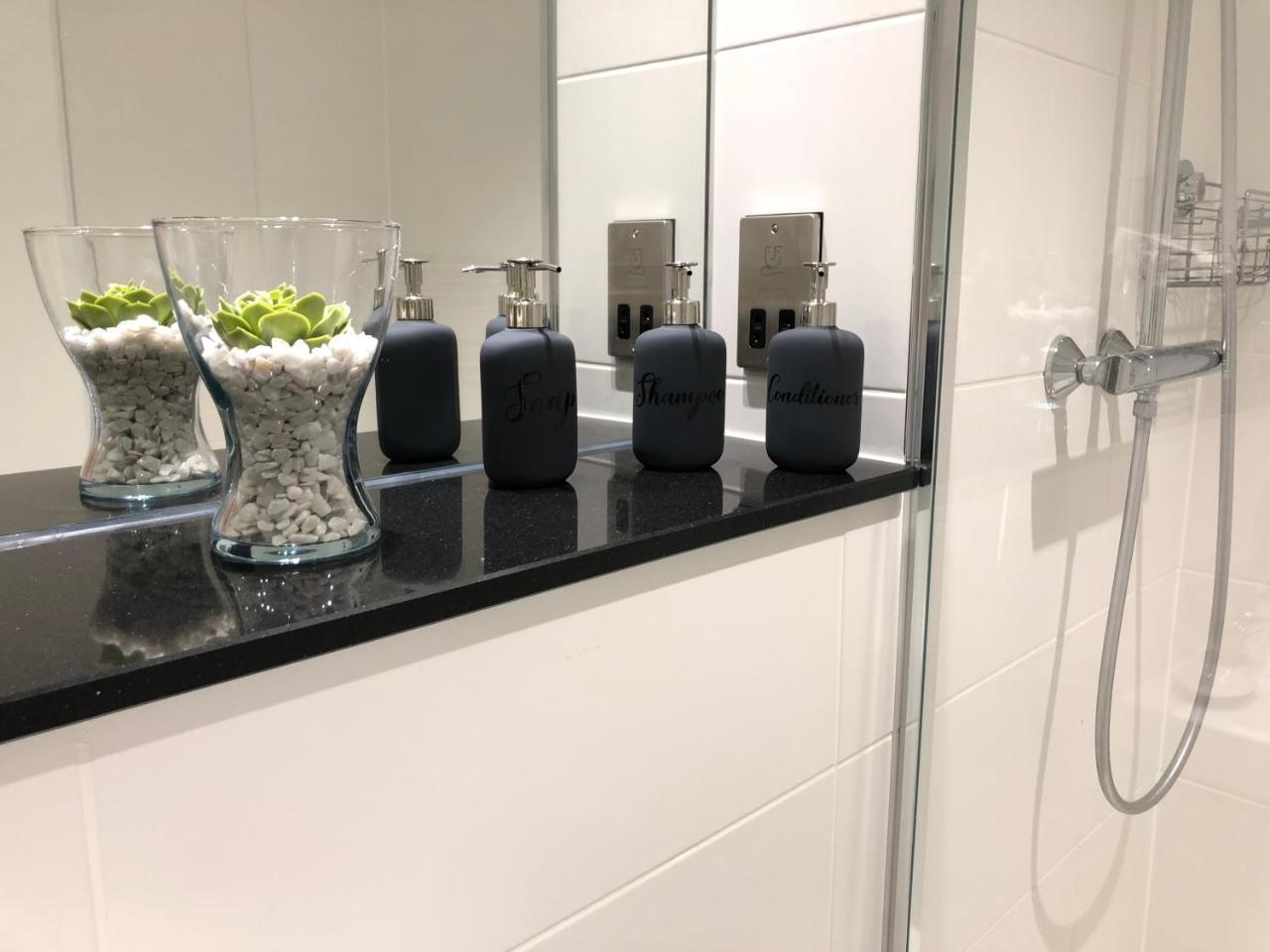 Boutique Collection In Reading By Creatick Apartment Luaran gambar